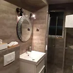 Puckapartments