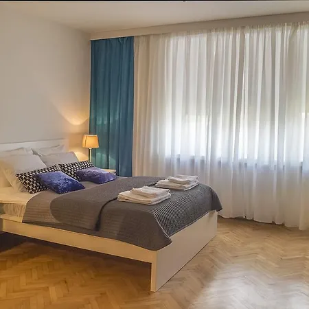 Puckapartments Apartment