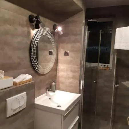 Puckapartments